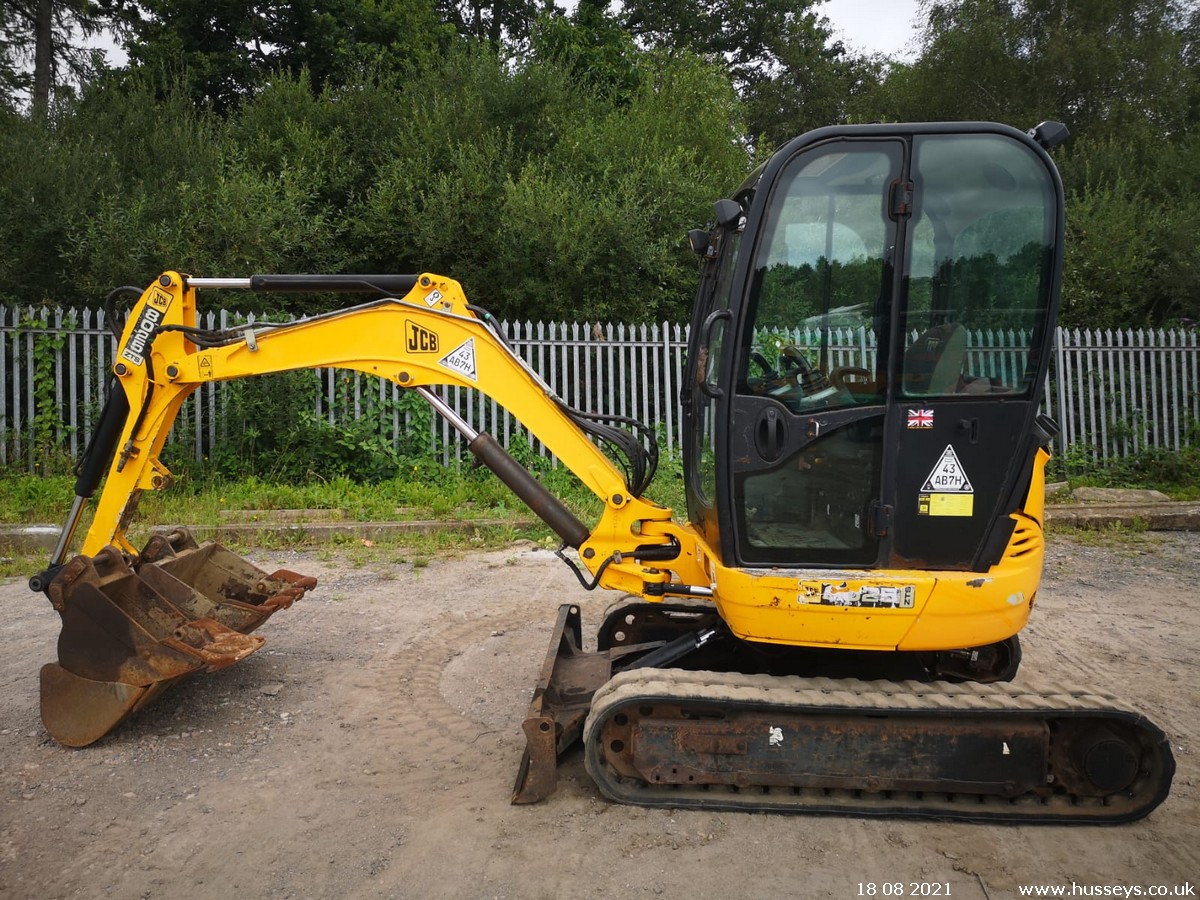 JCB 8025 ZTS 2009 QUICK HITCH GRADER