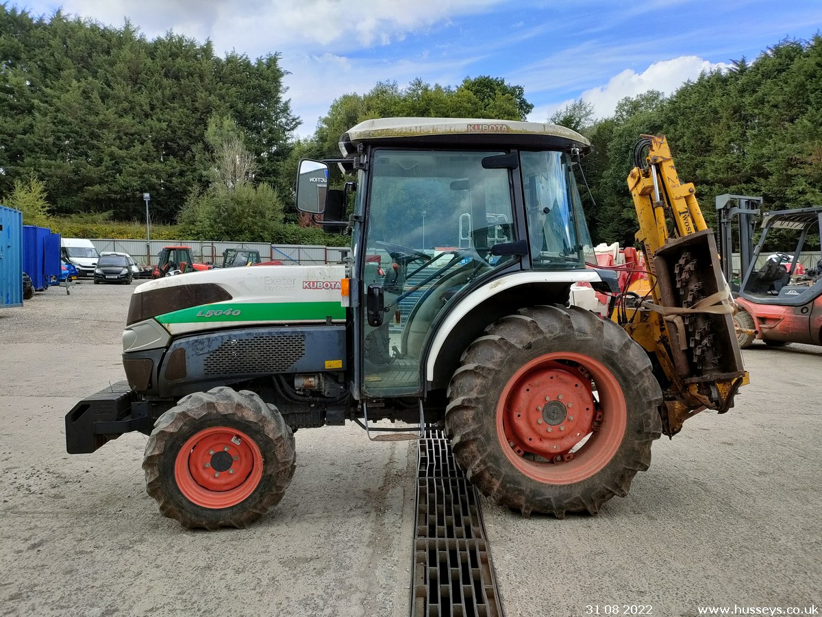 KUBOTA L5040 TRACTOR